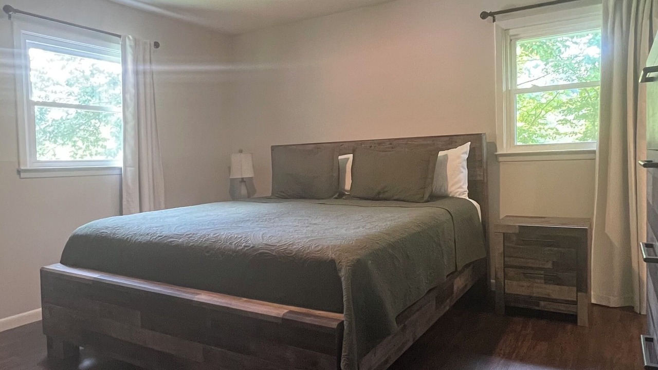 Photo of Bedroom in Newcomb