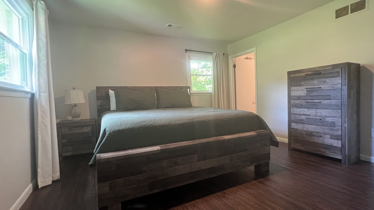 Photo of Bedroom in Newcomb