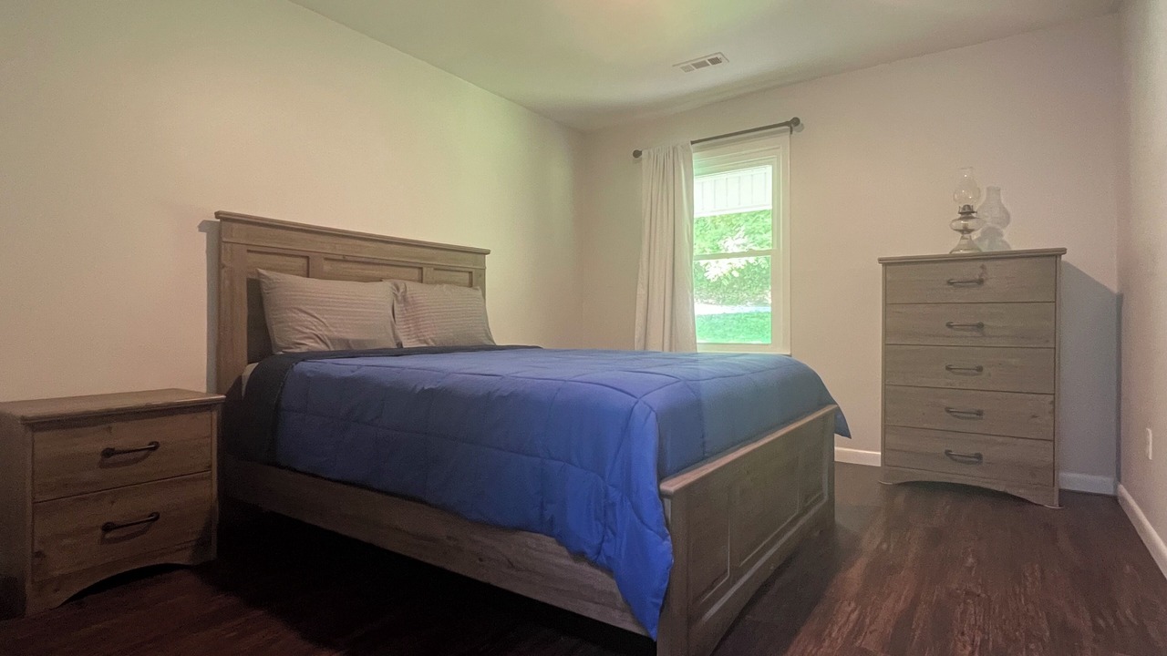 Photo of Bedroom in Newcomb