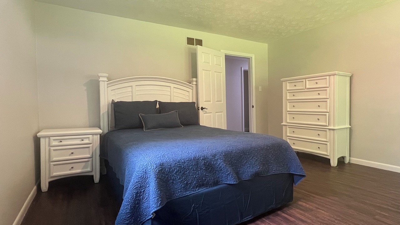 Photo of Bedroom in Newcomb