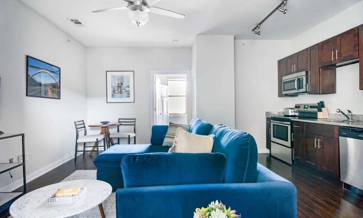 Photo of Livingroom in Music Row