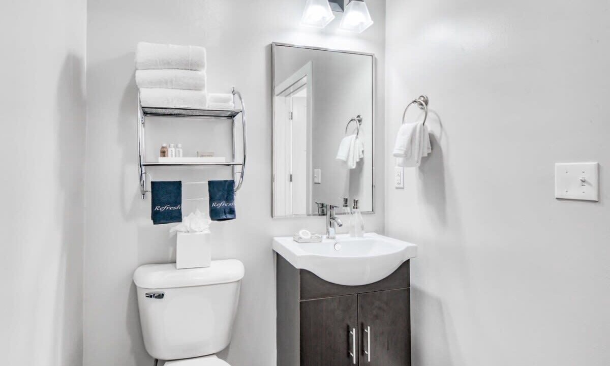 Photo of Bathroom in Music Row