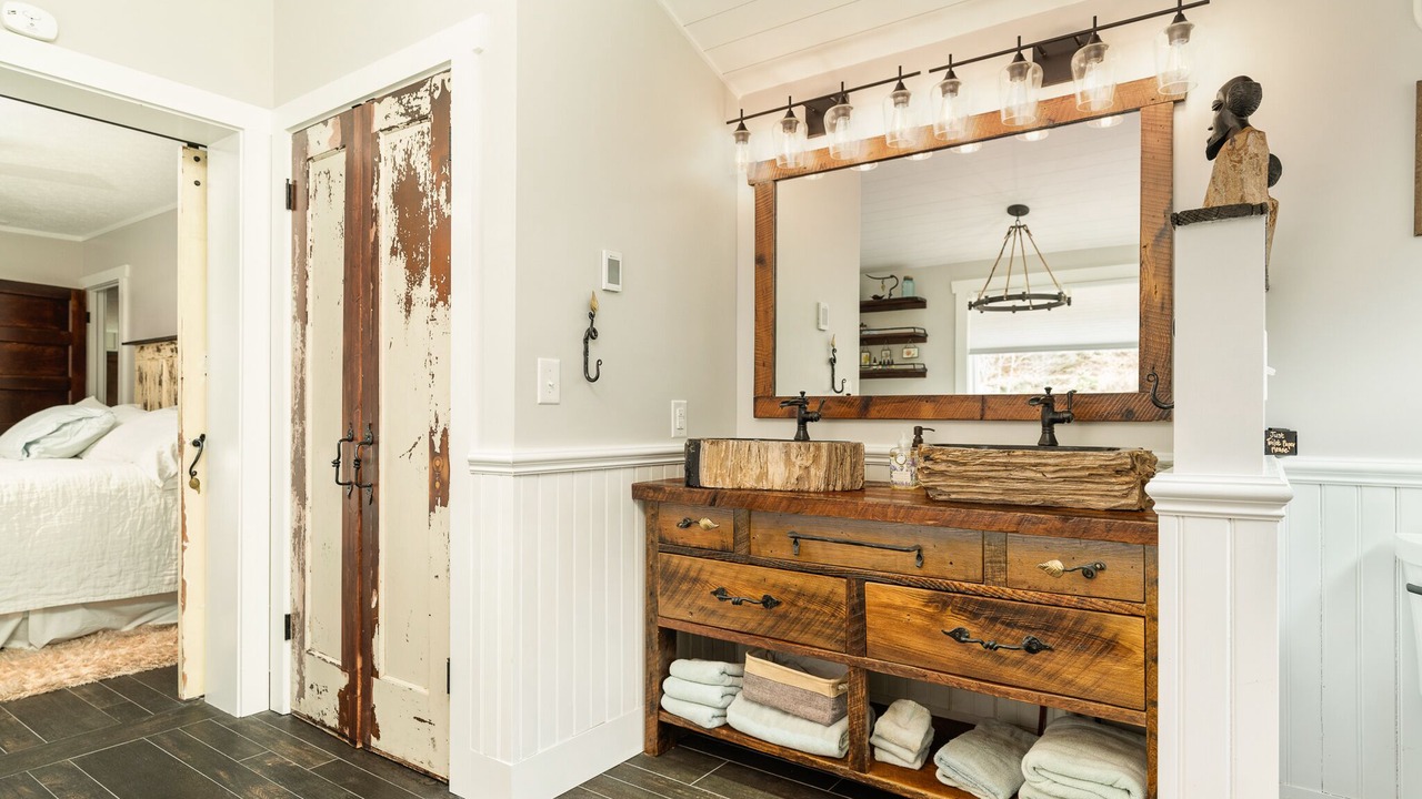 Photo of Bedroom in Burnsville