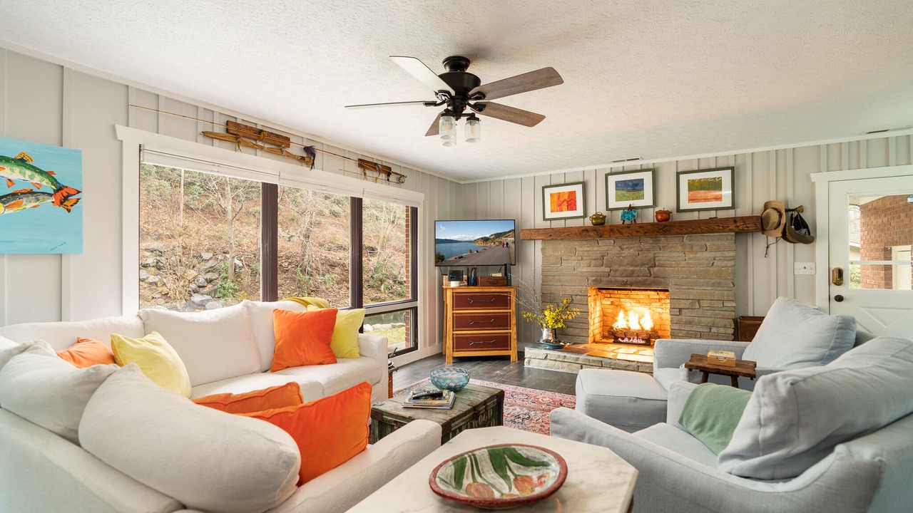 Photo of Livingroom in Burnsville