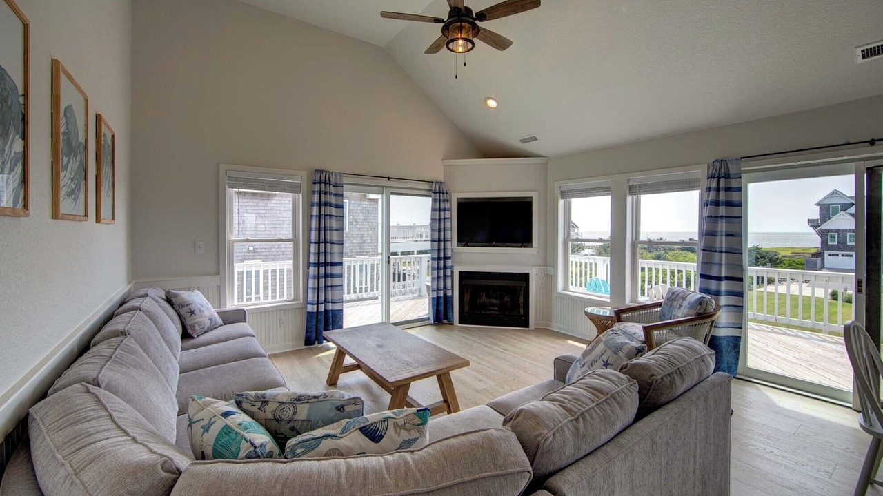 Photo of Bedroom in Wind Over Waves