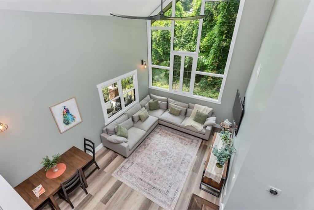 Photo of Livingroom in South Belmont