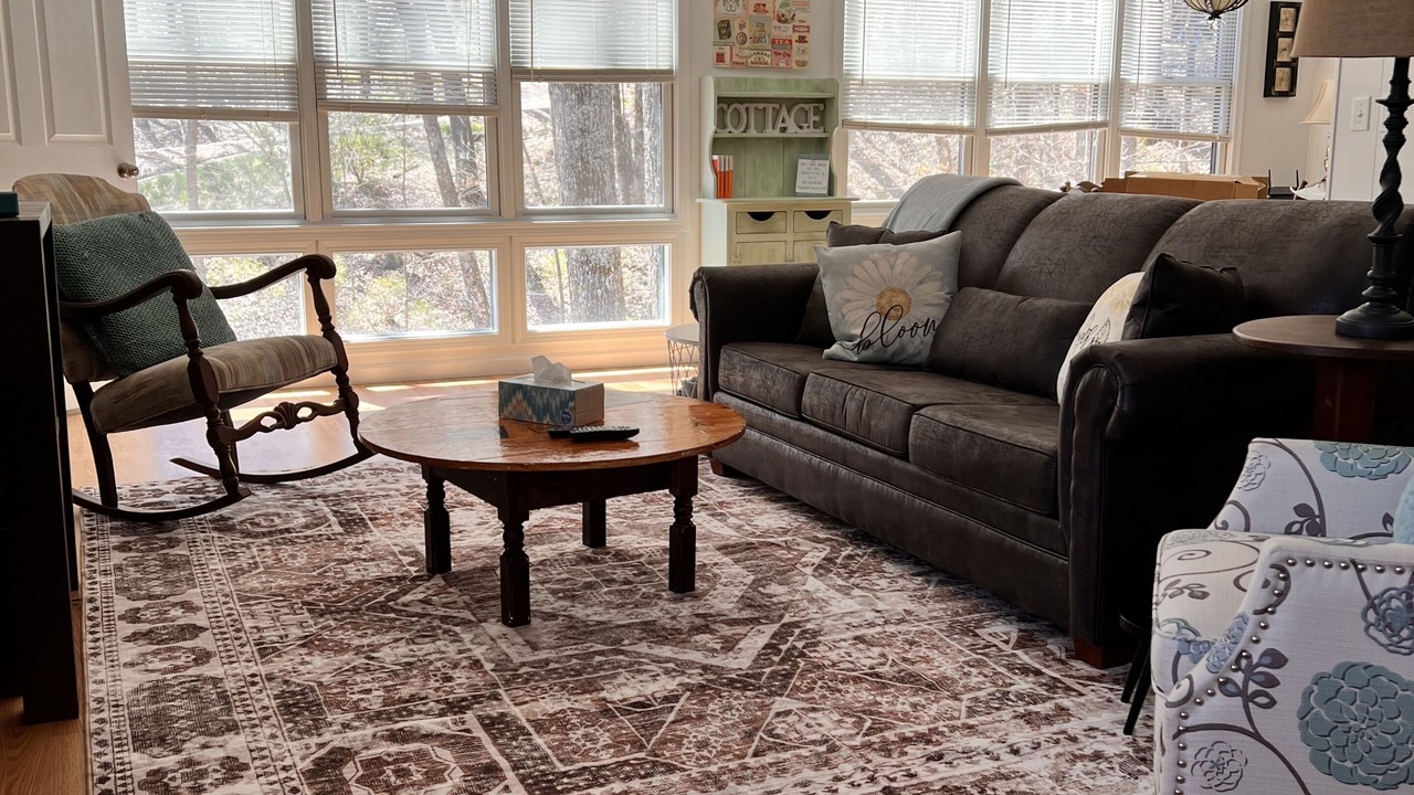 Photo of Livingroom in Walker-In-the-Hills