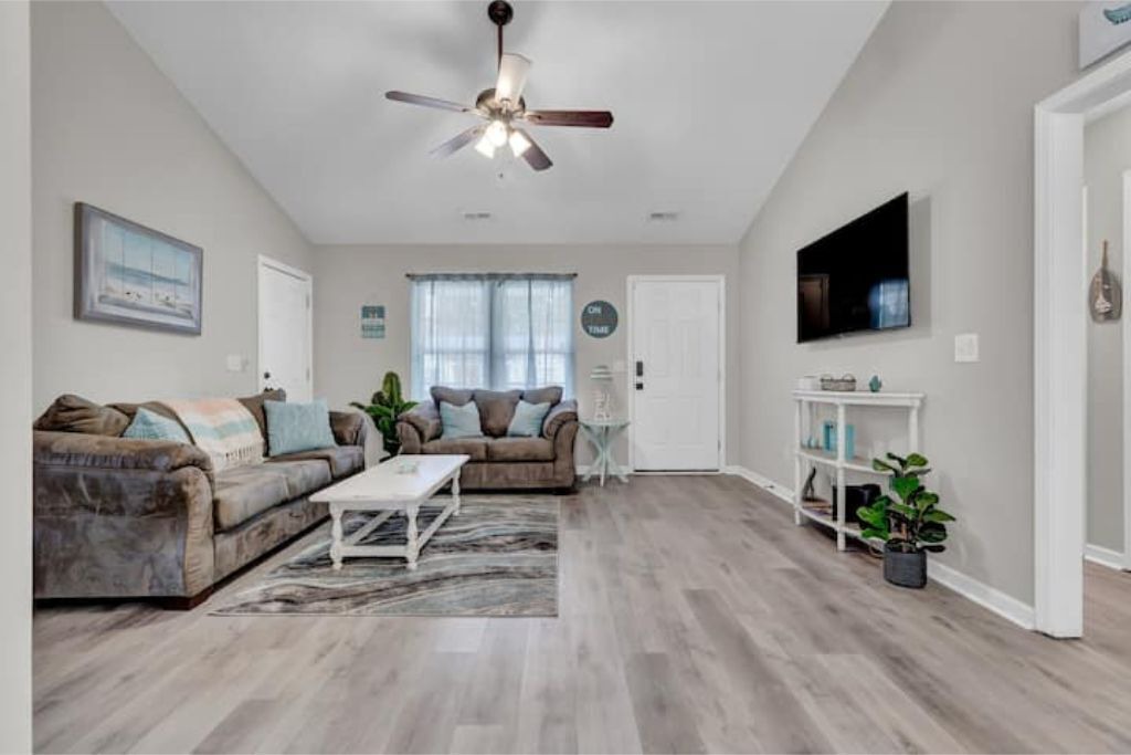 Photo of Livingroom in Silver Lake