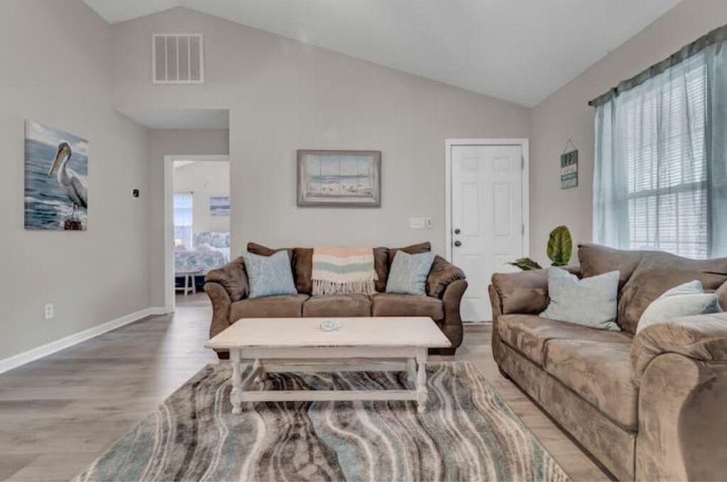 Photo of Livingroom in Silver Lake