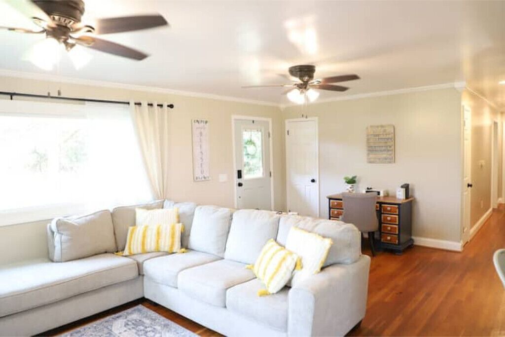 Photo of Livingroom in Schley