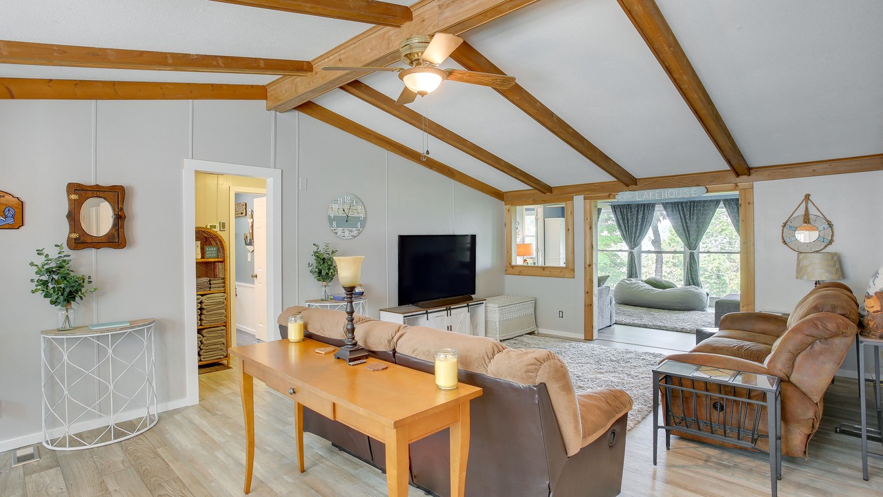 Photo of Livingroom in Byrdstown