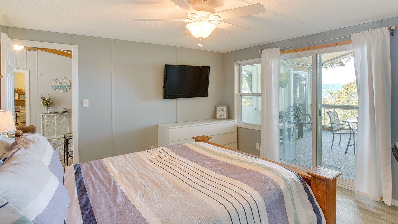 Photo of Bedroom in Byrdstown