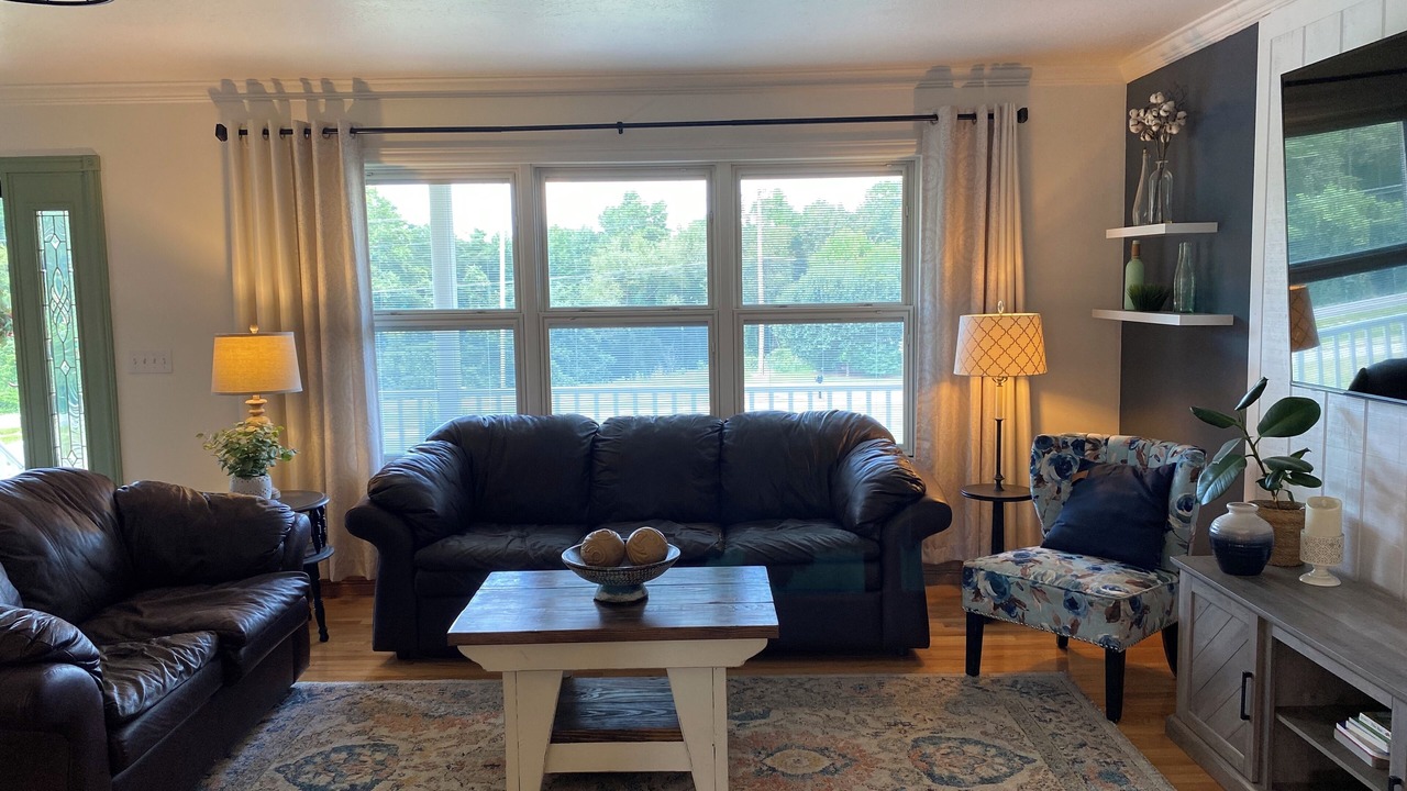 Photo of Livingroom in Monticello