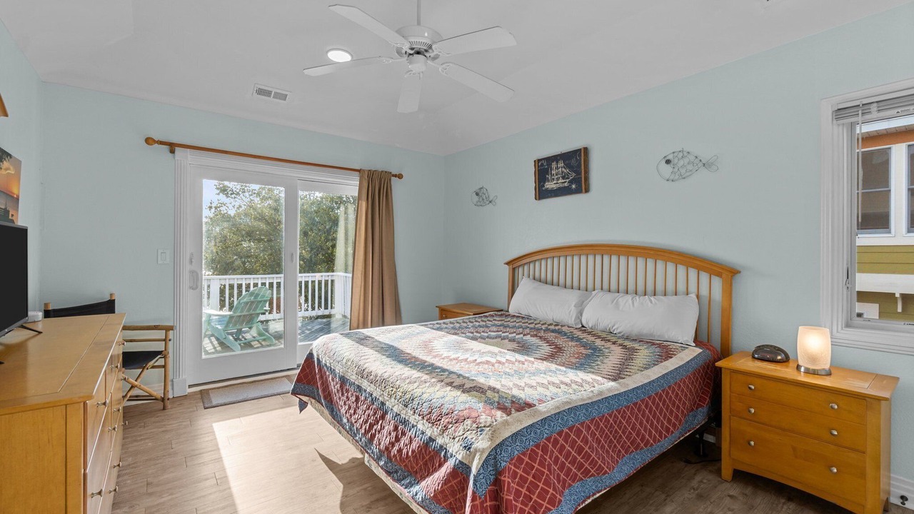 Photo of Bedroom in Monteray Shores