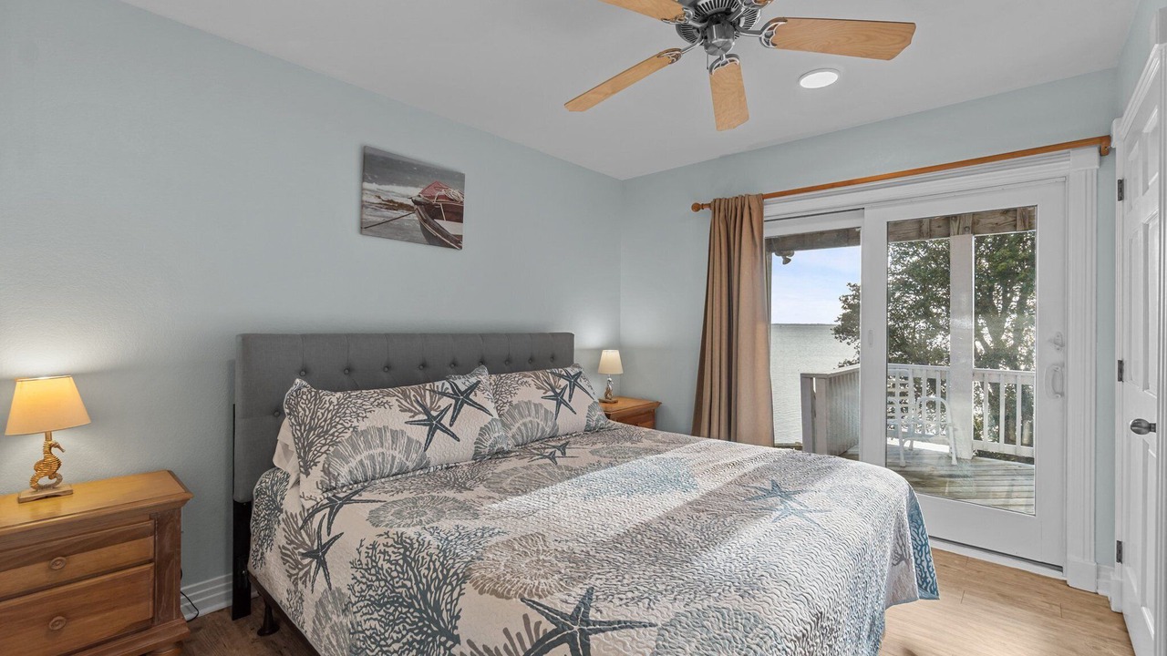 Photo of Bedroom in Monteray Shores