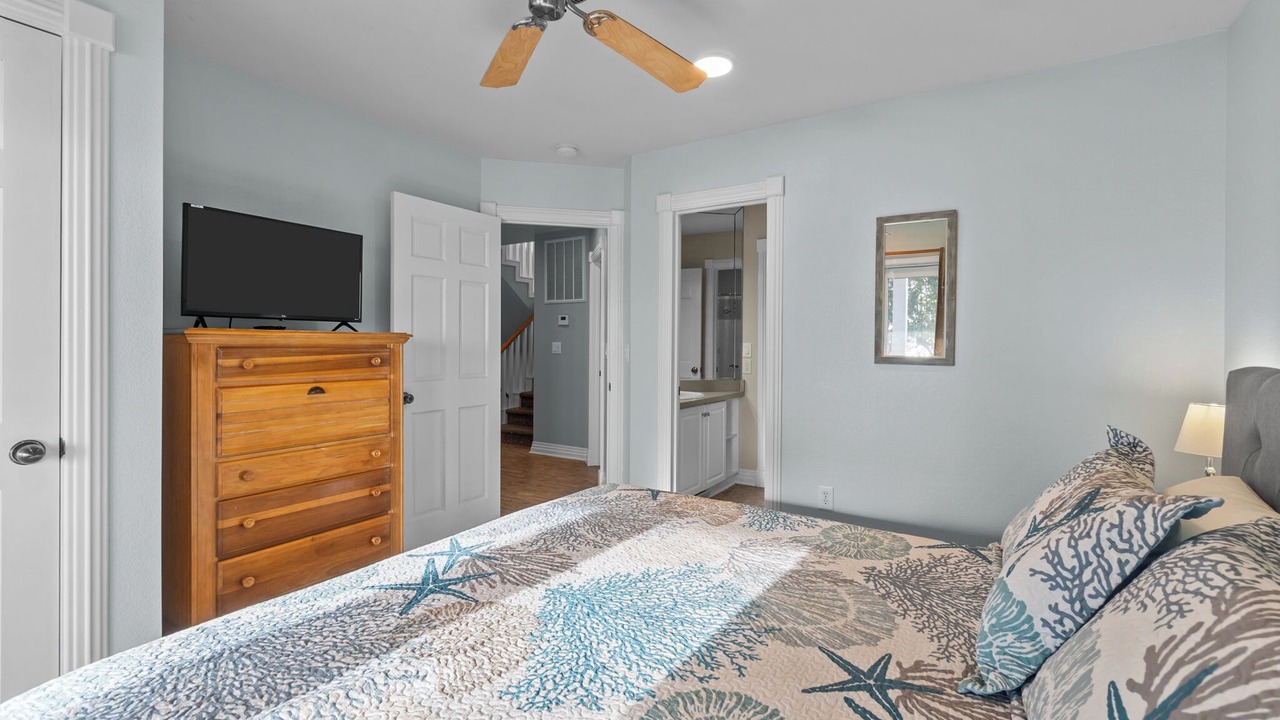 Photo of Bedroom in Monteray Shores