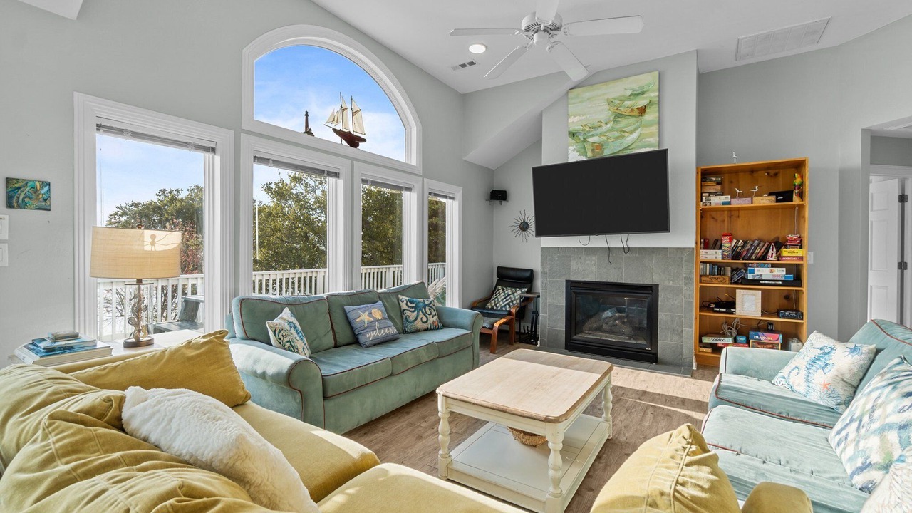 Photo of Livingroom in Monteray Shores