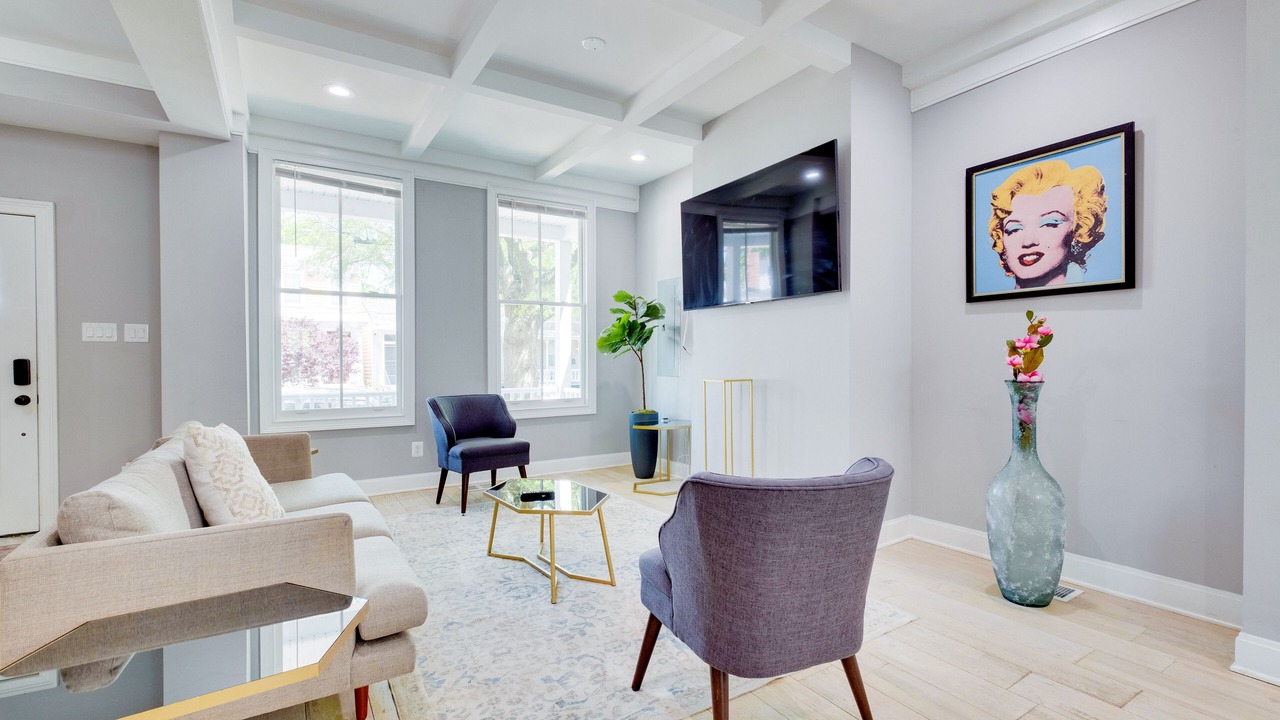 Photo of Livingroom in Church Hill