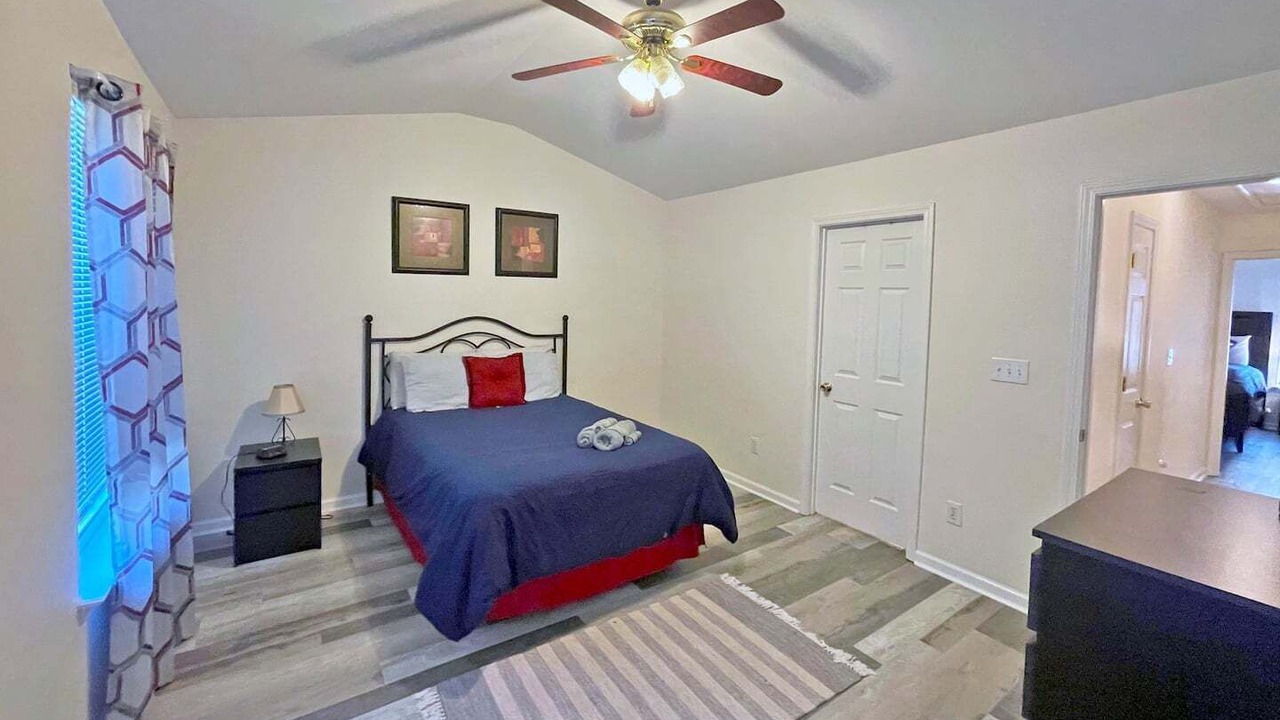 Photo of Bedroom in Sunset Road