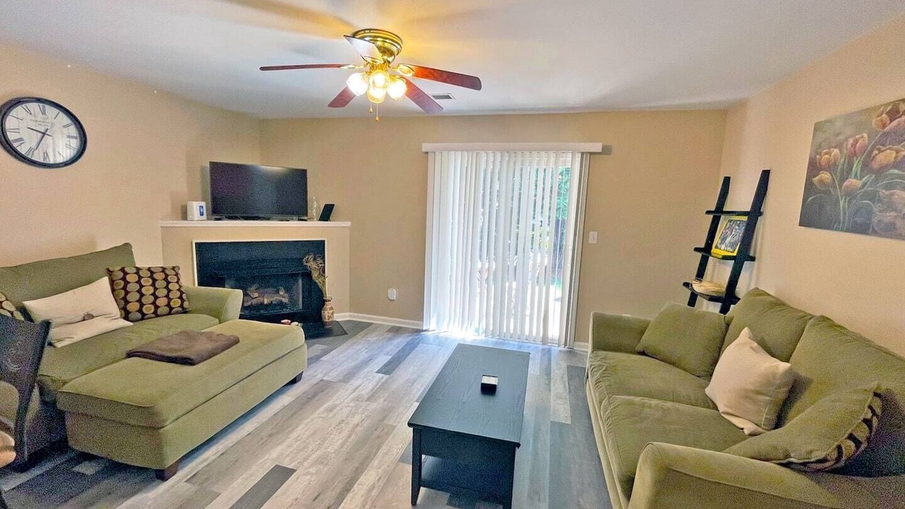 Photo of Livingroom in Sunset Road