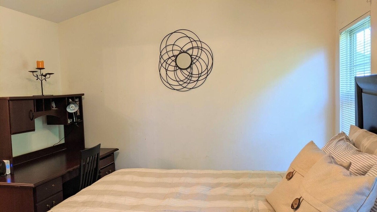 Photo of Bedroom in Sunset Road