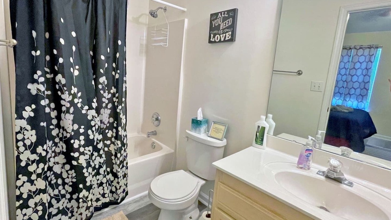 Photo of Bathroom in Sunset Road
