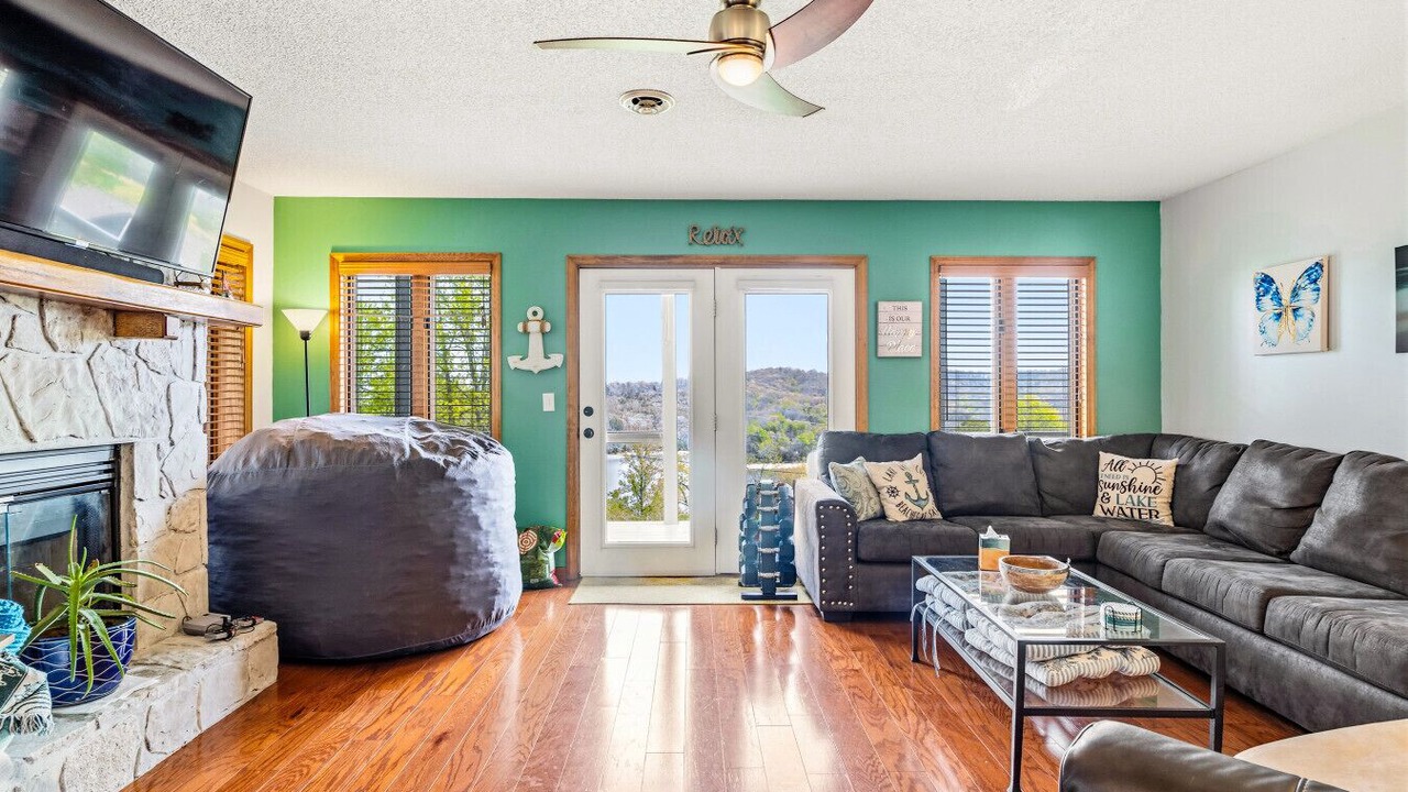 Photo of Livingroom in La Follette