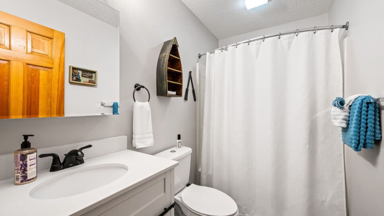 Photo of Bathroom in La Follette