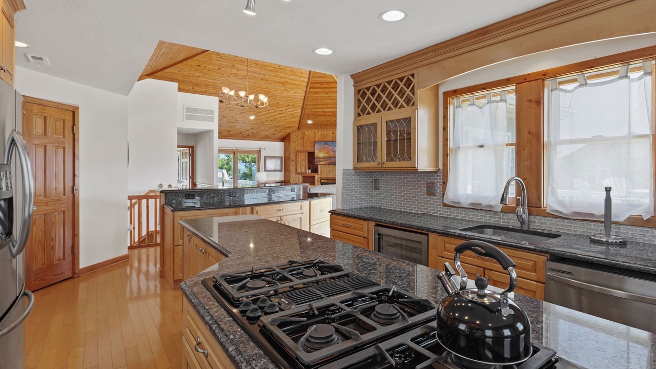 Photo of Kitchen in Whalehead Beach