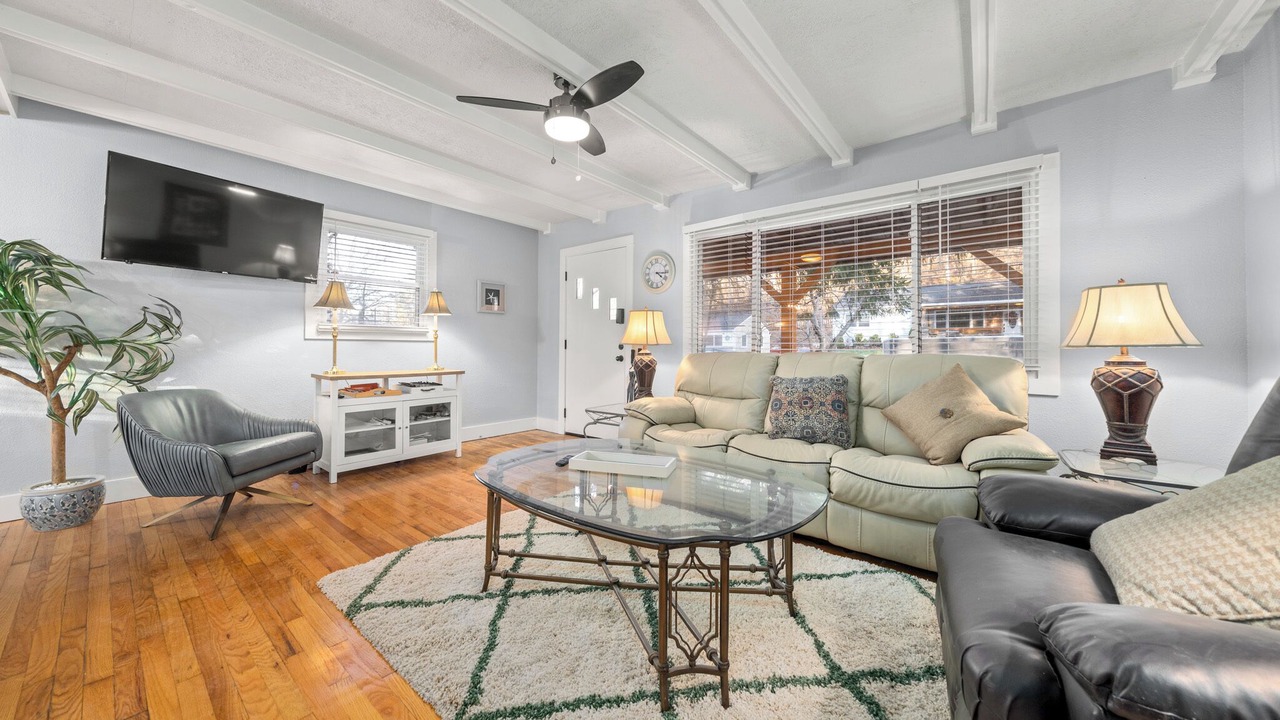 Photo of Livingroom in Asheville