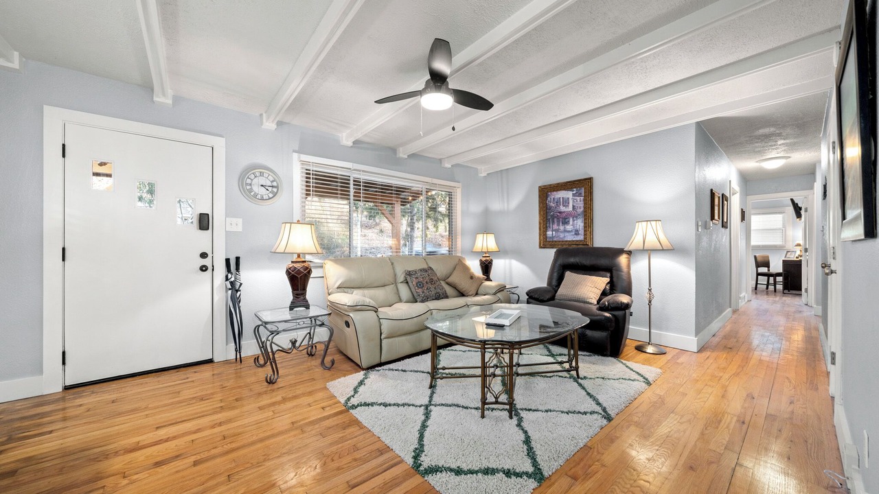 Photo of Livingroom in Asheville