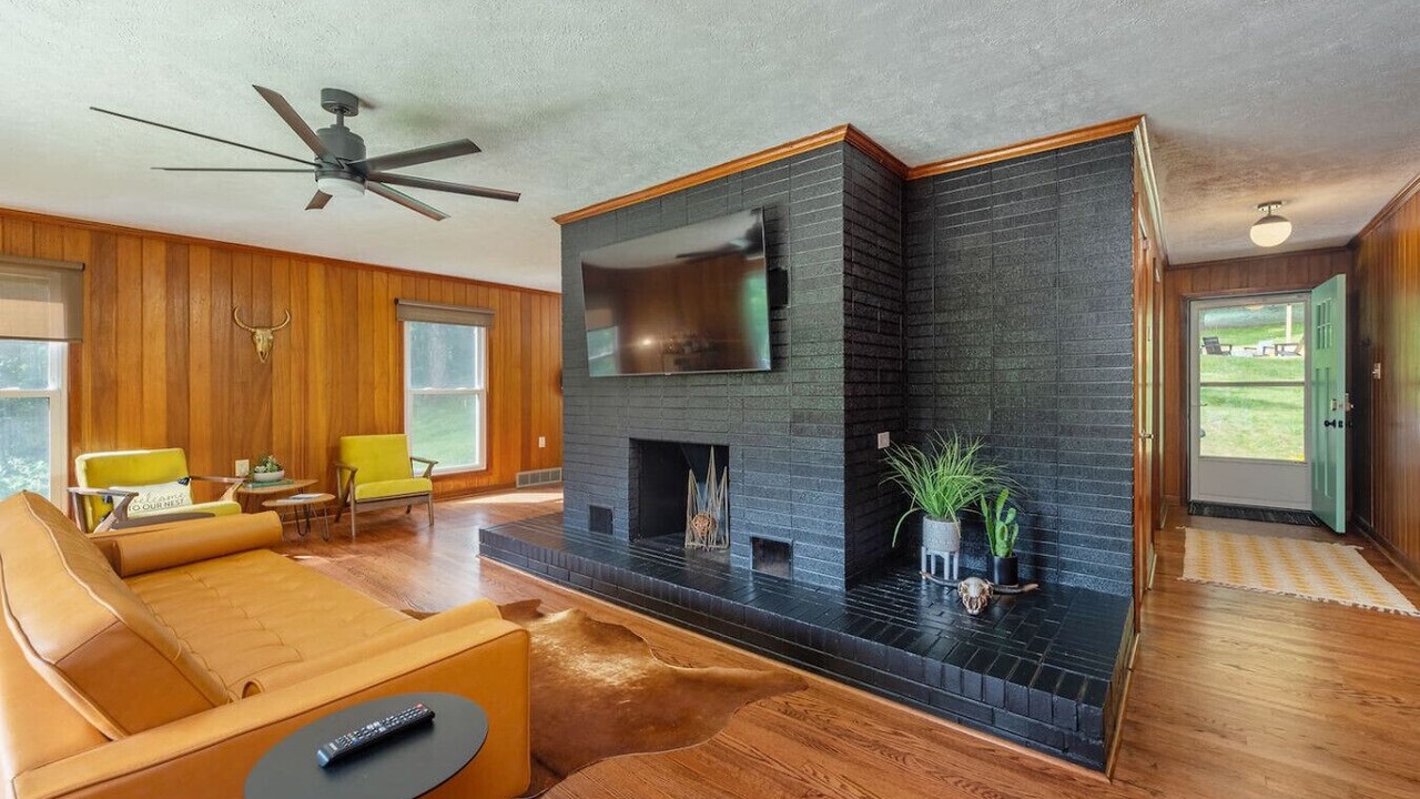 Photo of Livingroom in Waynesville