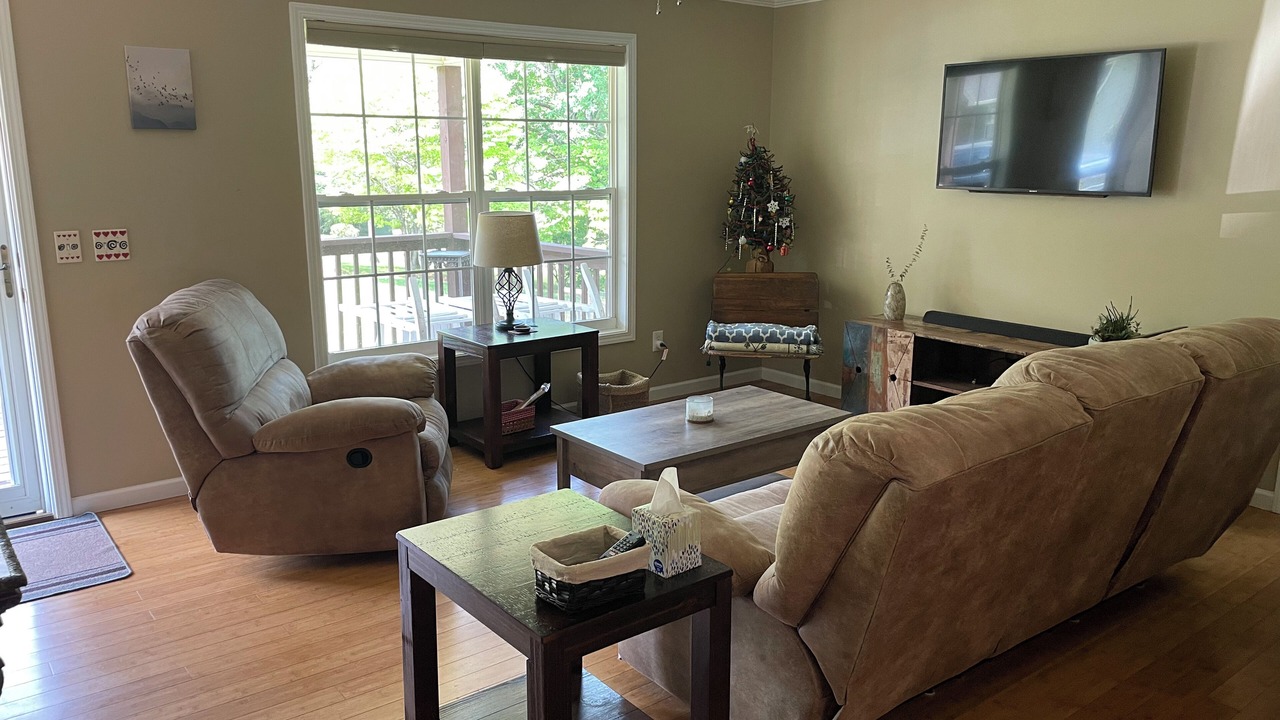 Photo of Bedroom in Avery Creek
