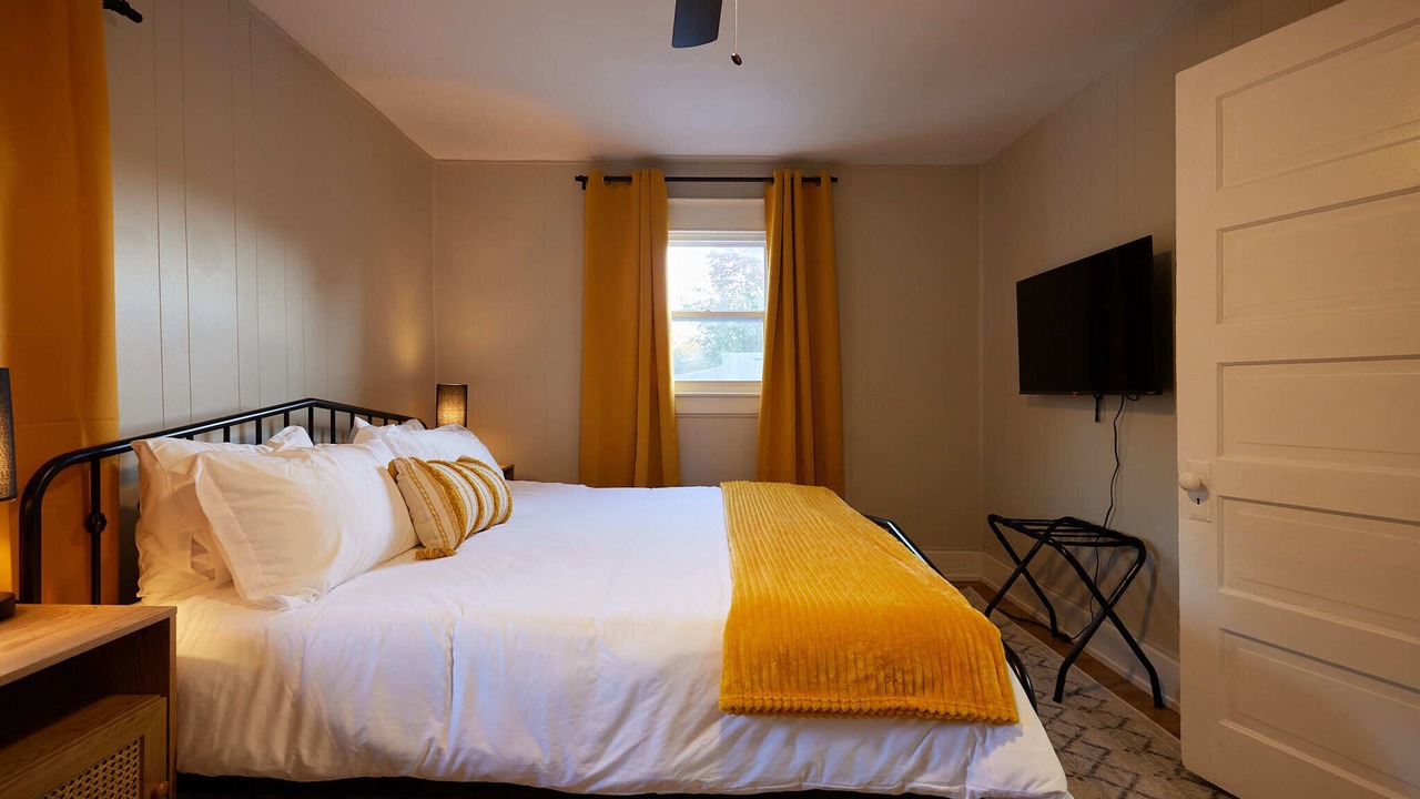 Photo of Bedroom in Louisville