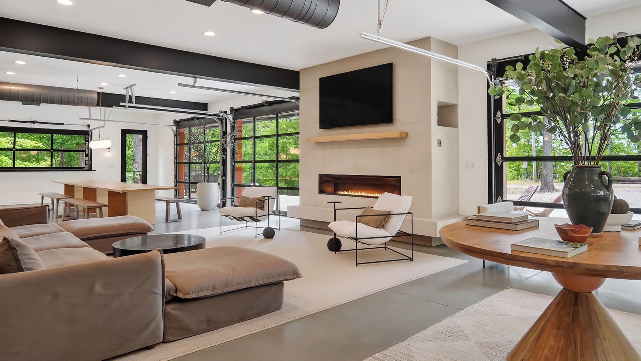 Photo of Livingroom in Byrdstown