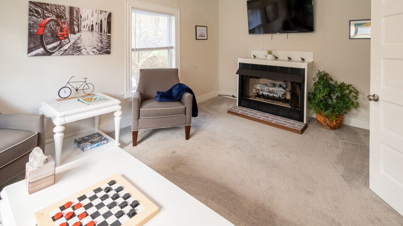 Photo of Livingroom in Charles City
