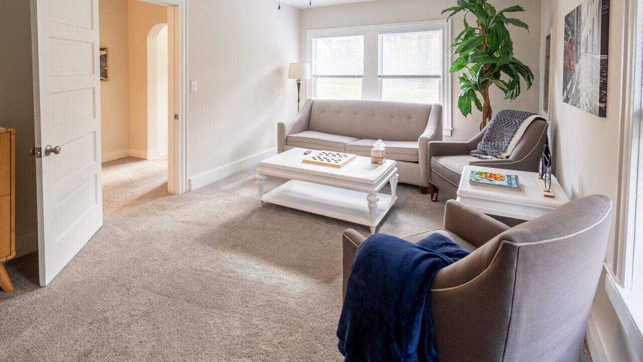 Photo of Livingroom in Charles City