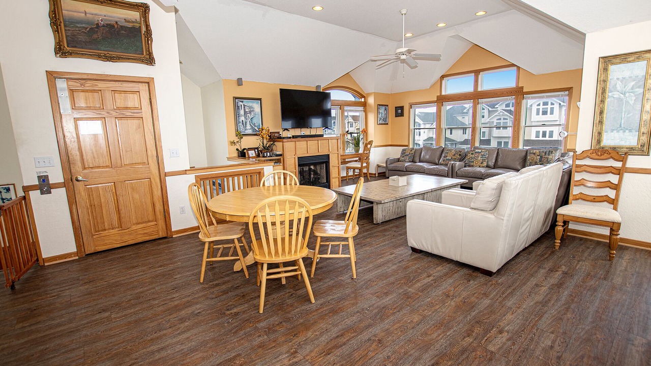 Photo of Livingroom in Ocean Isle Estates