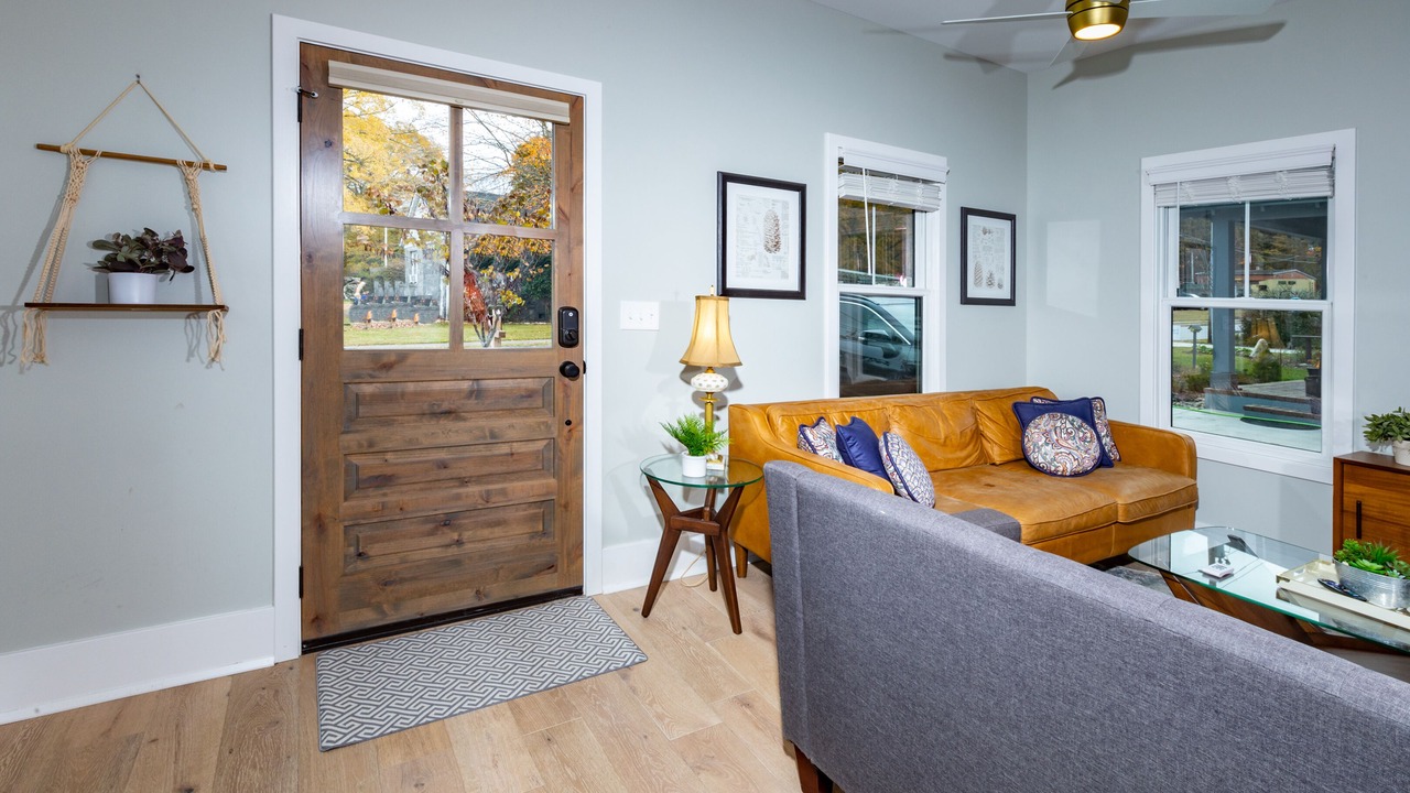 Photo of Livingroom in Brevard