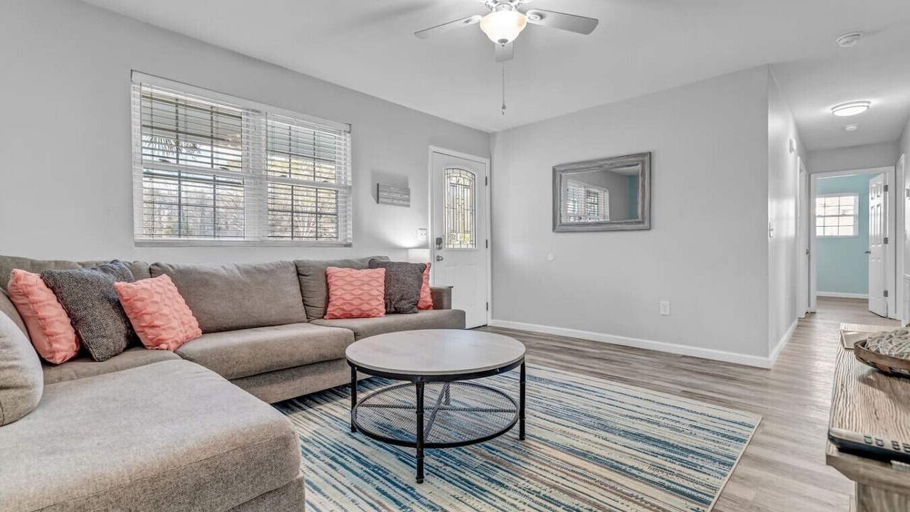 Photo of Livingroom in Silver Lake