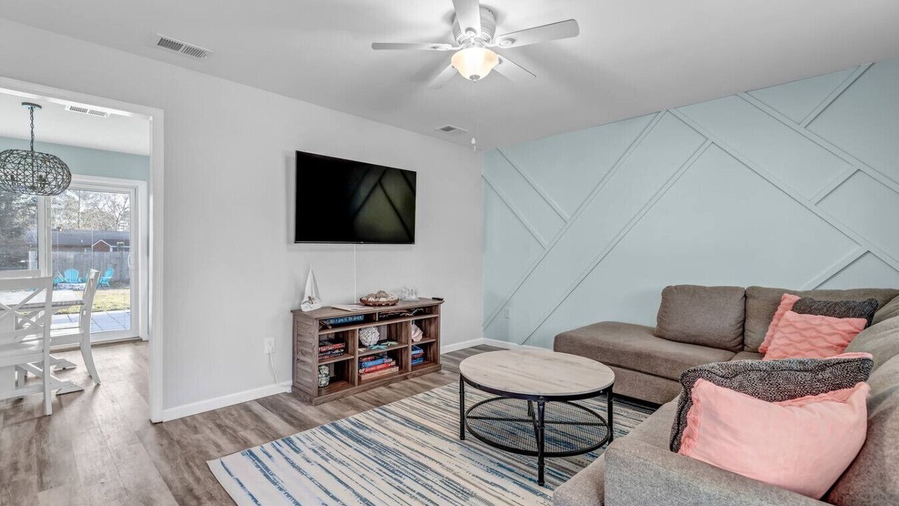 Photo of Livingroom in Silver Lake
