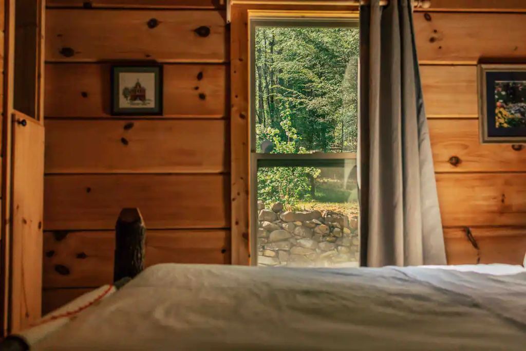 Photo of Bedroom in Cleveland