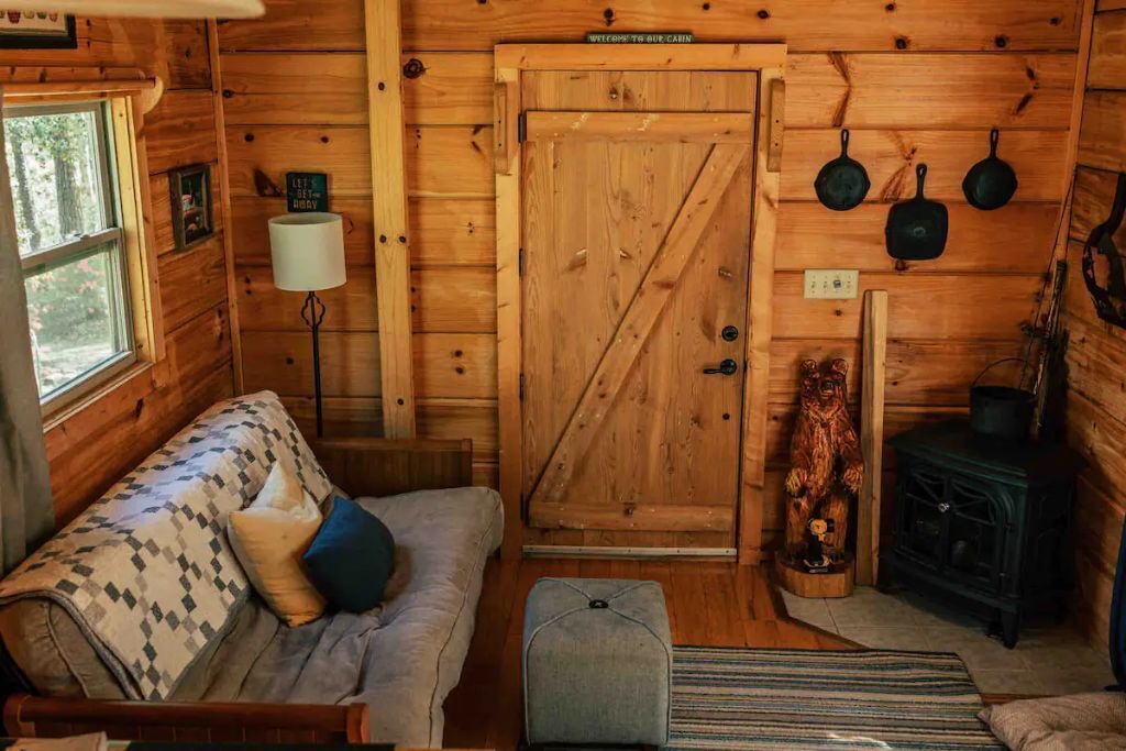 Photo of Livingroom in Cleveland
