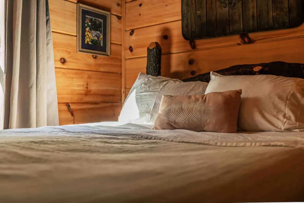 Photo of Bedroom in Cleveland