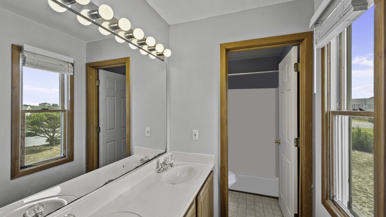 Photo of Bathroom in Kinnakeet Shores