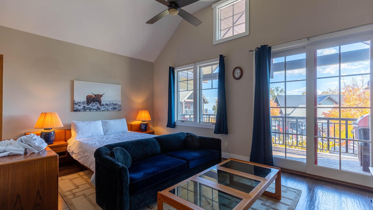 Photo of Livingroom in Lenoir