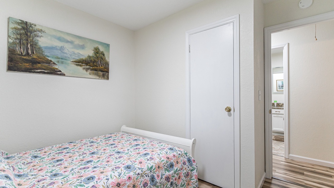 Photo of Bedroom in Hendersonville