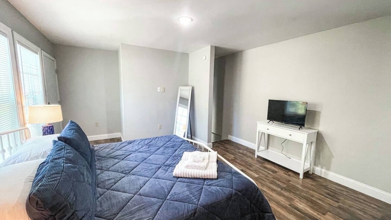 Photo of Others in London