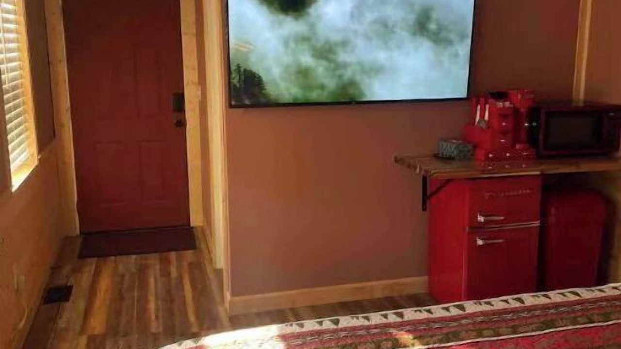 Photo of Bedroom in Tallassee