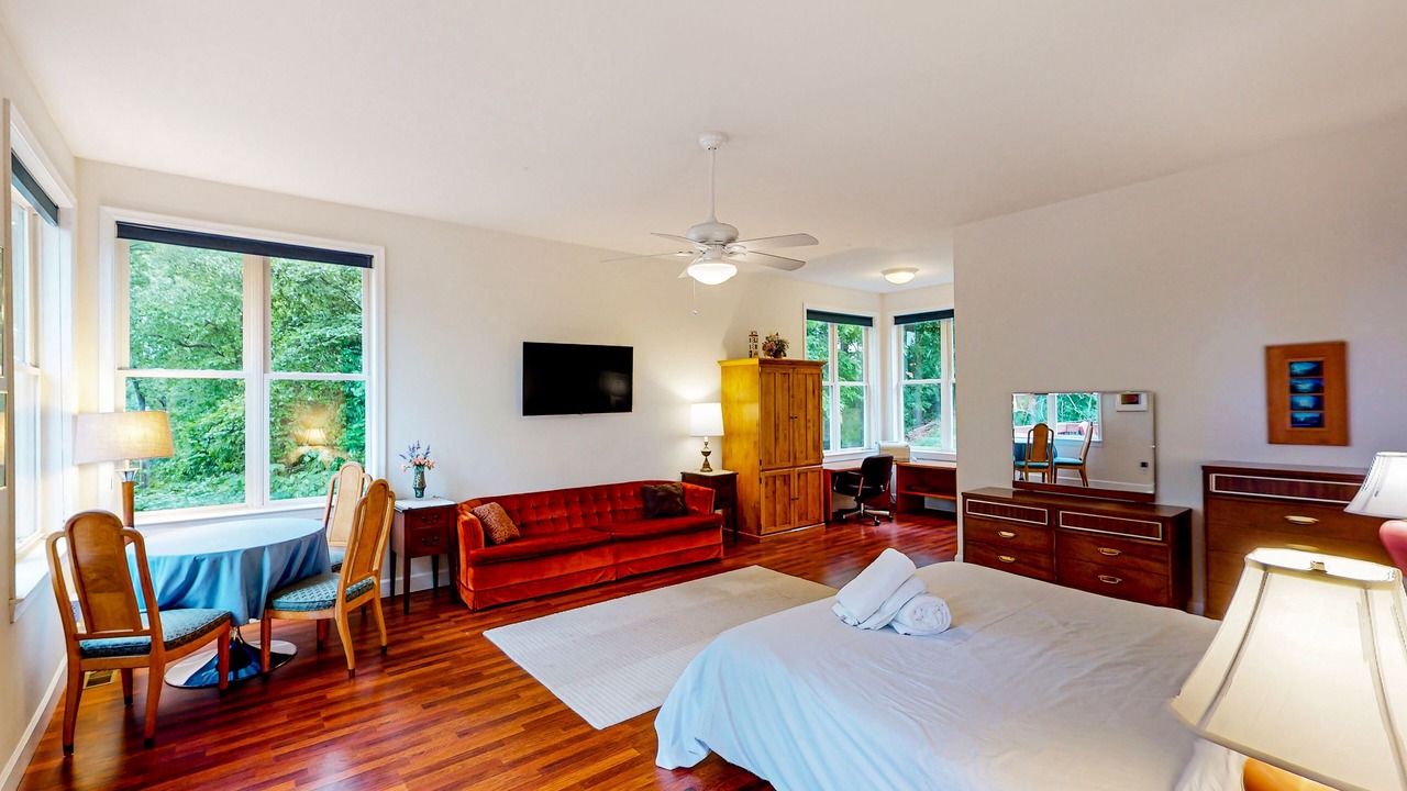 Photo of Bedroom in Goodview